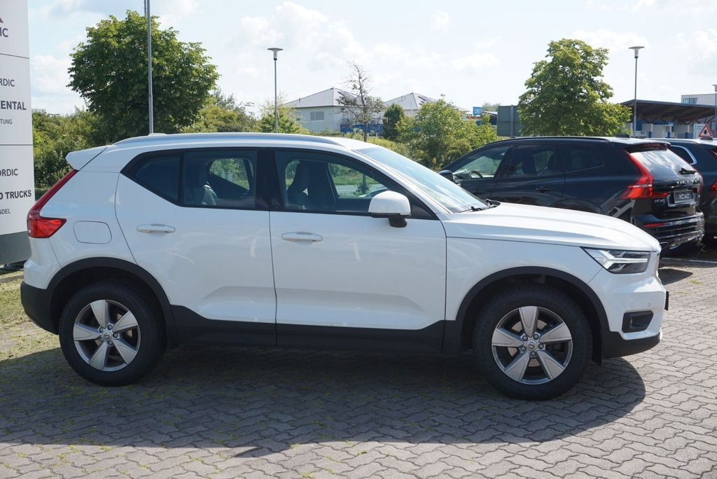 Volvo XC 40 T3 Momentum Pro 2WD - SUV: hình 2 Volvo XC 40 T3 Momentum Pro 2WD - SUV: hình 2