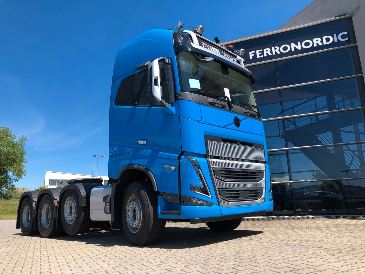 Volvo FH16 750 XL 8x4 Tridem*100T*Kriechgänge*Retarder Volvo FH16 750 XL 8x4 Tridem*100T*Kriechgänge*Retarder - Xe đầu kéo: hình 1 Volvo FH16 750 XL 8x4 Tridem*100T*Kriechgänge*Retarder Volvo FH16 750 XL 8x4 Tridem*100T*Kriechgänge*Retarder - Xe đầu kéo: hình 1