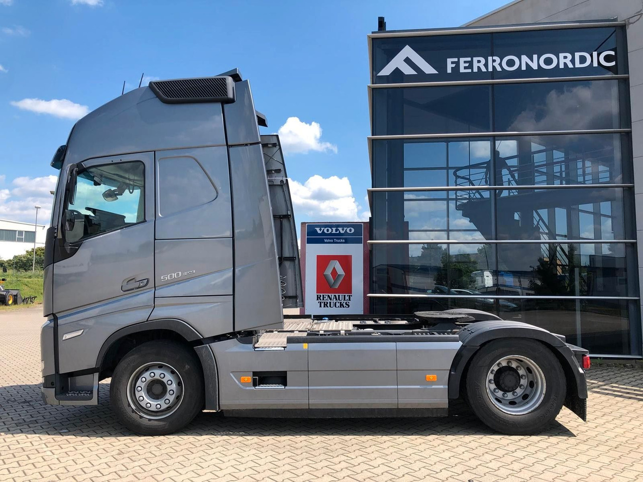 Volvo FH500 XL*TurboComp*2Tanks*Standklima*Navi*VDS - Xe đầu kéo: hình 5 Volvo FH500 XL*TurboComp*2Tanks*Standklima*Navi*VDS - Xe đầu kéo: hình 5