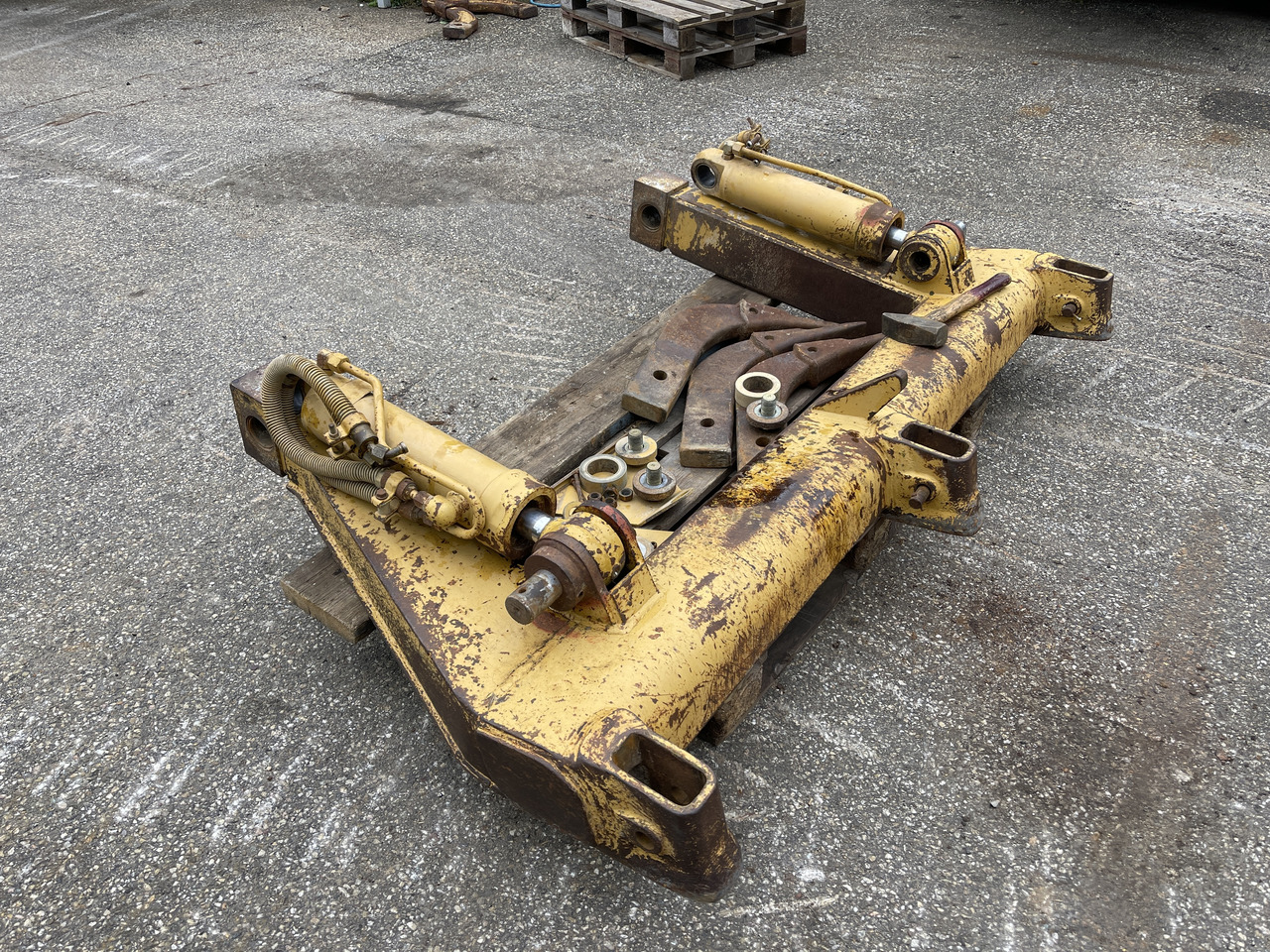 CATERPILLAR Multi Shank - Cần xé cho Máy xúc lật bánh xích: hình 1 CATERPILLAR Multi Shank - Cần xé cho Máy xúc lật bánh xích: hình 1