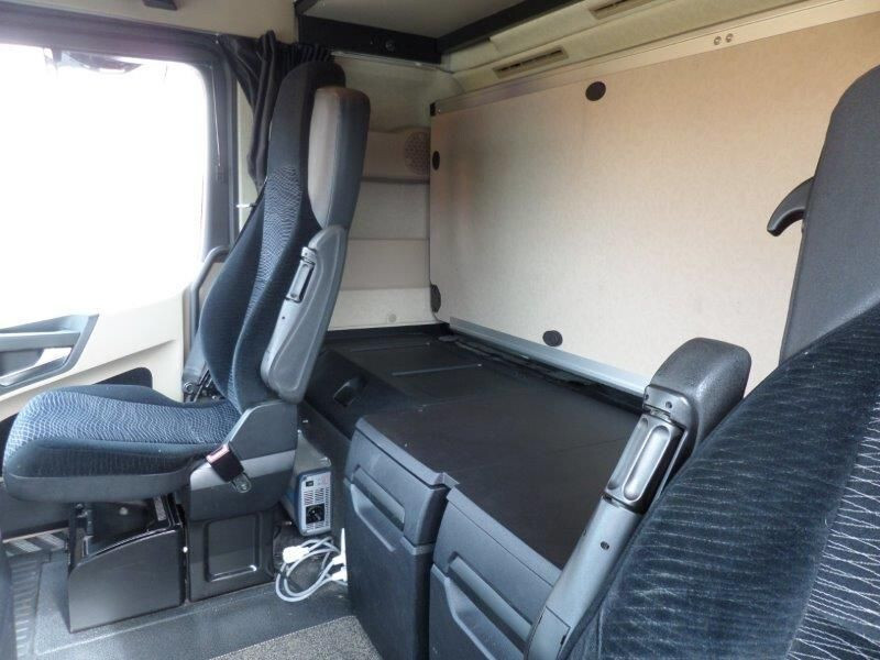Xe đầu kéo Mercedes-Benz Actros 3351 6x4: hình 6