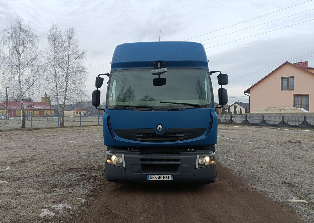 Renault Premium - Xe tải thùng mui bạt: hình 3 Renault Premium - Xe tải thùng mui bạt: hình 3