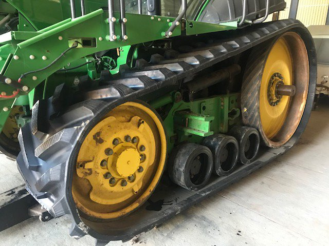 GTW TankTuff for John Deere 8000T, 9000T, 8RT, 9RT 9030T, 8RX, and 9RX series - Bánh lăn cho Máy cày bánh xích: hình 4 GTW TankTuff for John Deere 8000T, 9000T, 8RT, 9RT 9030T, 8RX, and 9RX series - Bánh lăn cho Máy cày bánh xích: hình 4