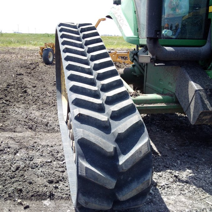 GTW TankTuff for John Deere 8000T, 9000T, 8RT, 9RT 9030T, 8RX, and 9RX series - Bánh lăn cho Máy cày bánh xích: hình 5 GTW TankTuff for John Deere 8000T, 9000T, 8RT, 9RT 9030T, 8RX, and 9RX series - Bánh lăn cho Máy cày bánh xích: hình 5