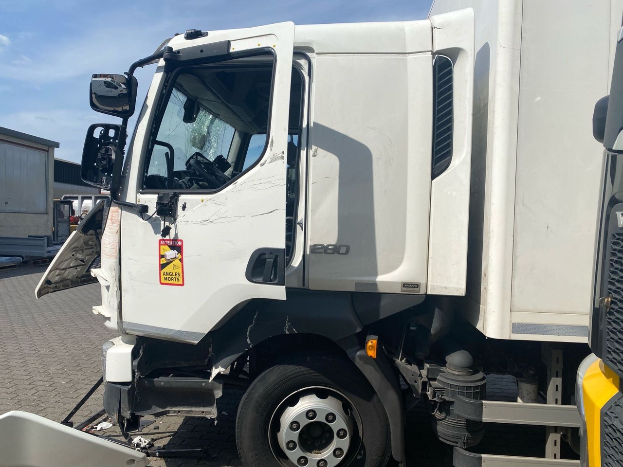 Volvo FL 16.280 Koffer Unfallschaden - Xe tải hộp: hình 3 Volvo FL 16.280 Koffer Unfallschaden - Xe tải hộp: hình 3