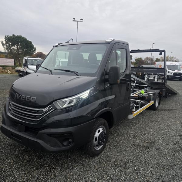 Iveco Daily 35C18 - Xe tải kéo: hình 1 Iveco Daily 35C18 - Xe tải kéo: hình 1