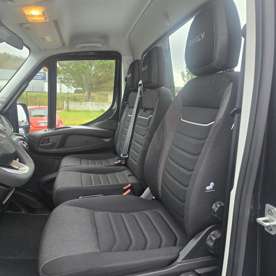 Iveco Daily 35C18 - Xe tải kéo: hình 4 Iveco Daily 35C18 - Xe tải kéo: hình 4