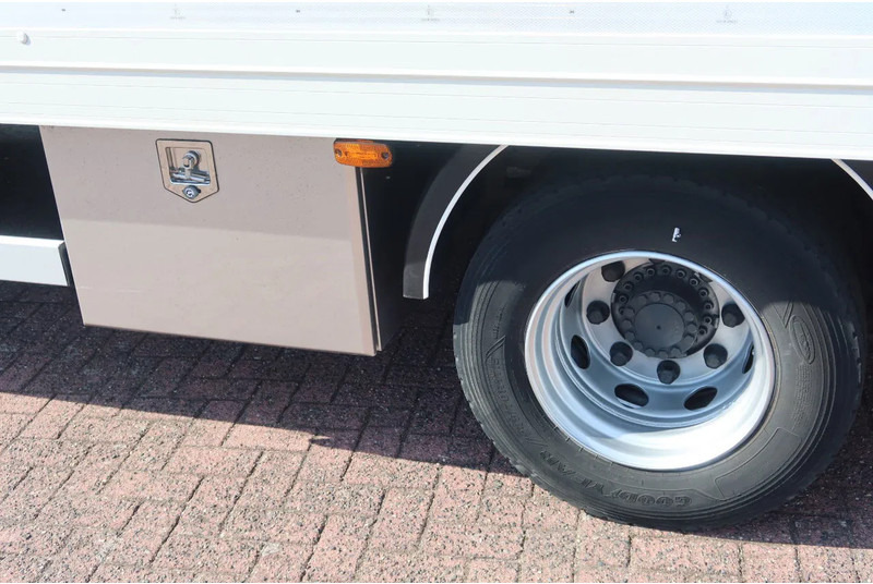 DAF LF 210 FA Bakwagen + Dhollandia 2000 kg klep extra accu set, 3x bindrail + stang. - Xe tải hộp: hình 5 DAF LF 210 FA Bakwagen + Dhollandia 2000 kg klep extra accu set, 3x bindrail + stang. - Xe tải hộp: hình 5