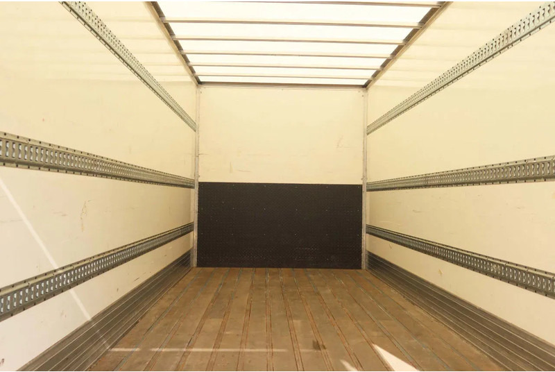 DAF LF 210 FA Bakwagen + Dhollandia 2000 kg klep extra accu set, 3x bindrail + stang. - Xe tải hộp: hình 4 DAF LF 210 FA Bakwagen + Dhollandia 2000 kg klep extra accu set, 3x bindrail + stang. - Xe tải hộp: hình 4