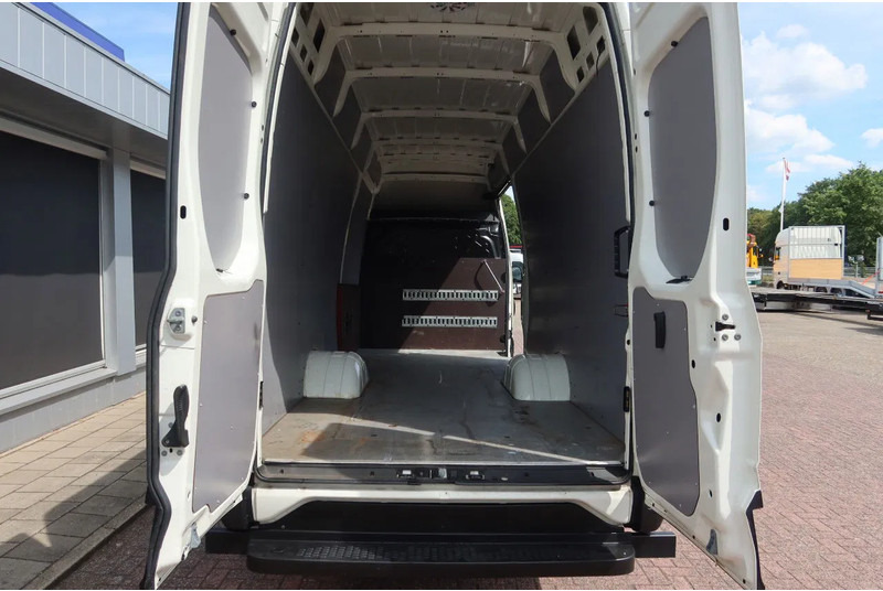 Iveco 70-C 18 Automaat L3H3 C RIJBEWIJS - Xe van chở hàng: hình 4 Iveco 70-C 18 Automaat L3H3 C RIJBEWIJS - Xe van chở hàng: hình 4