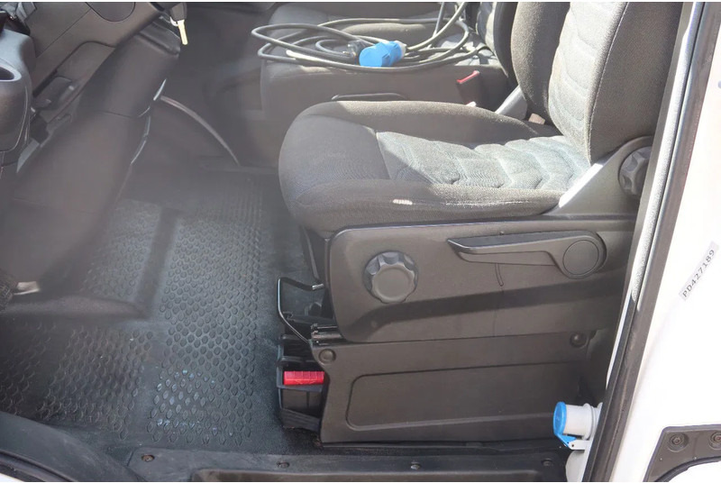 Iveco Daily 35S16 Iveco 35S16 L3/H2 Koel/Vries/ verwarmen Carrier Xarios 350 + 220 volt nacht aansluiting - Xe van đông lạnh: hình 5 Iveco Daily 35S16 Iveco 35S16 L3/H2 Koel/Vries/ verwarmen Carrier Xarios 350 + 220 volt nacht aansluiting - Xe van đông lạnh: hình 5