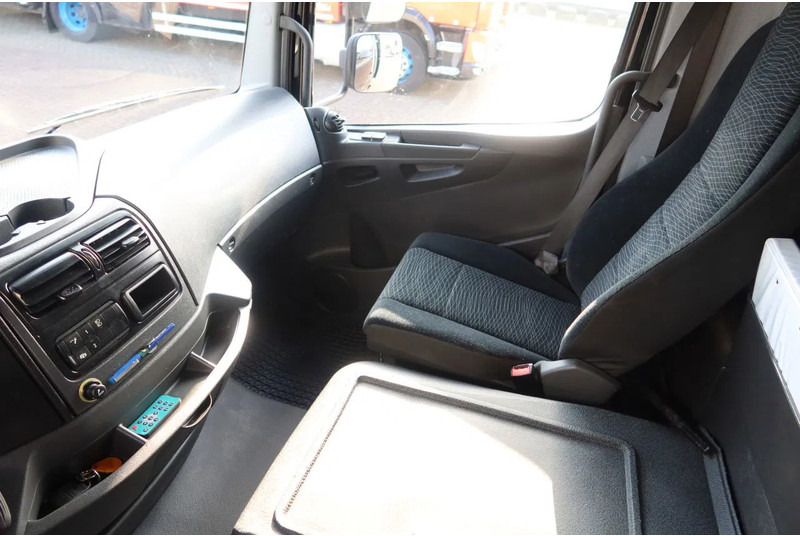 Mercedes-Benz Atego 818 818 L Bak+ Klep 1500 kg. Geisoleerd dak - Xe tải hộp: hình 5 Mercedes-Benz Atego 818 818 L Bak+ Klep 1500 kg. Geisoleerd dak - Xe tải hộp: hình 5