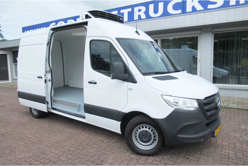 Mercedes-Benz Sprinter 317 CDI Koel / Vries/ verwarmen Carrier Xarios 350 + 220 volt nacht stekkerL2/H2 - Xe van đông lạnh: hình 2 Mercedes-Benz Sprinter 317 CDI Koel / Vries/ verwarmen Carrier Xarios 350 + 220 volt nacht stekkerL2/H2 - Xe van đông lạnh: hình 2