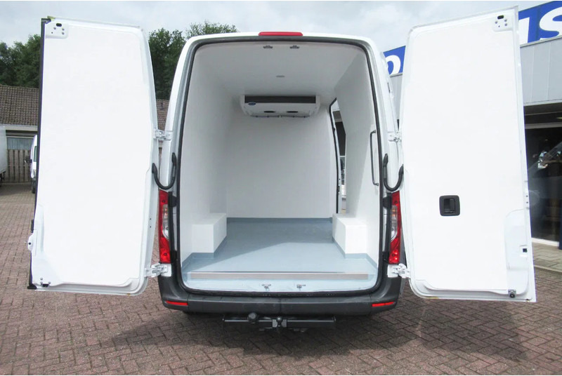 Mercedes-Benz Sprinter 317 CDI Koel / Vries/ verwarmen Carrier Xarios 350 + 220 volt nacht stekkerL2/H2 - Xe van đông lạnh: hình 3 Mercedes-Benz Sprinter 317 CDI Koel / Vries/ verwarmen Carrier Xarios 350 + 220 volt nacht stekkerL2/H2 - Xe van đông lạnh: hình 3