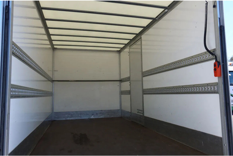 Mercedes-Benz Sprinter 515 CDI - Xe tải nhỏ thùng kín: hình 4 Mercedes-Benz Sprinter 515 CDI - Xe tải nhỏ thùng kín: hình 4