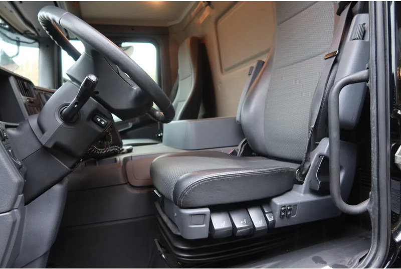 Scania P250 Bak+ Klep Dhollandia 1500 kg. Black line - Xe tải hộp: hình 5 Scania P250 Bak+ Klep Dhollandia 1500 kg. Black line - Xe tải hộp: hình 5