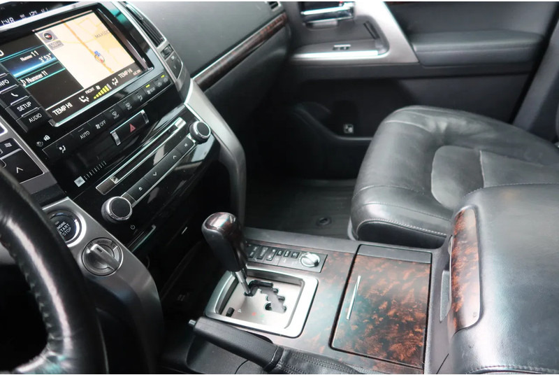 Toyota Land Cruiser V8 200 V8. 4.5D Executive. 7 Persoons. Luchtvering. Marge voertuig - Xe hơi: hình 5 Toyota Land Cruiser V8 200 V8. 4.5D Executive. 7 Persoons. Luchtvering. Marge voertuig - Xe hơi: hình 5