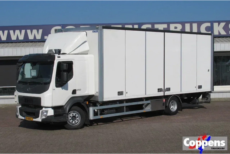 Volvo FL 250 Bakwagen + 6 deuren + Laadklep 2000 kg - Xe tải hộp: hình 1 Volvo FL 250 Bakwagen + 6 deuren + Laadklep 2000 kg - Xe tải hộp: hình 1