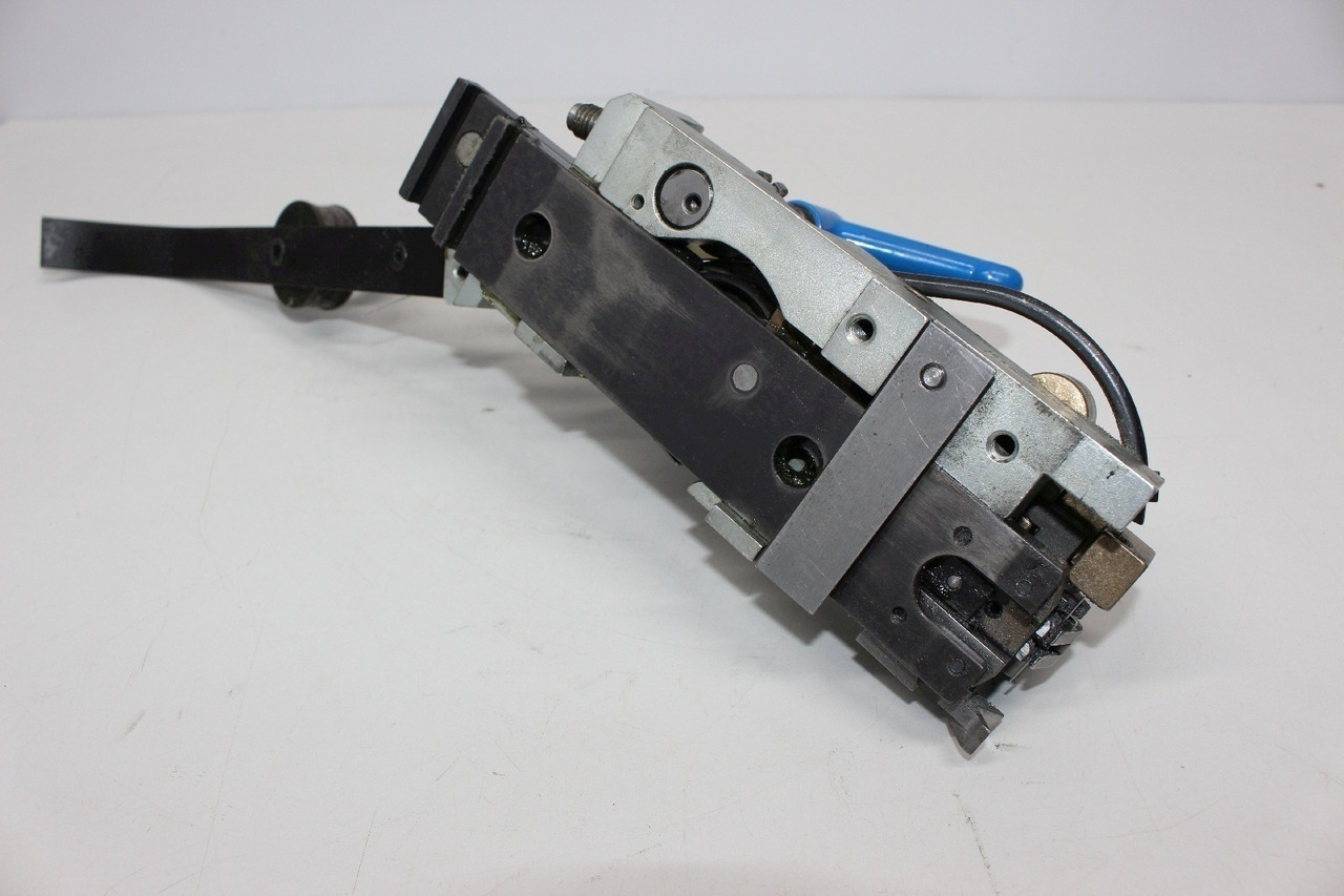 Müller Martini HK 75 0881.8101 - Thiết bị in ấn: hình 4 Müller Martini HK 75 0881.8101 - Thiết bị in ấn: hình 4