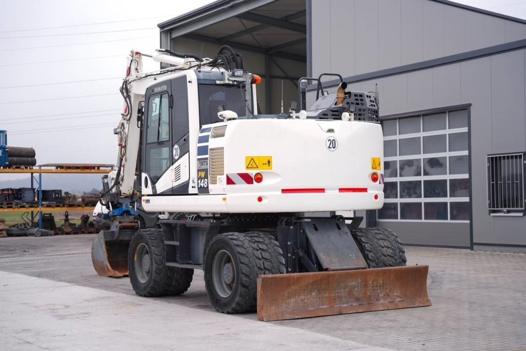 Komatsu PW 148-11 - Máy xúc bánh lốp: hình 3 Komatsu PW 148-11 - Máy xúc bánh lốp: hình 3