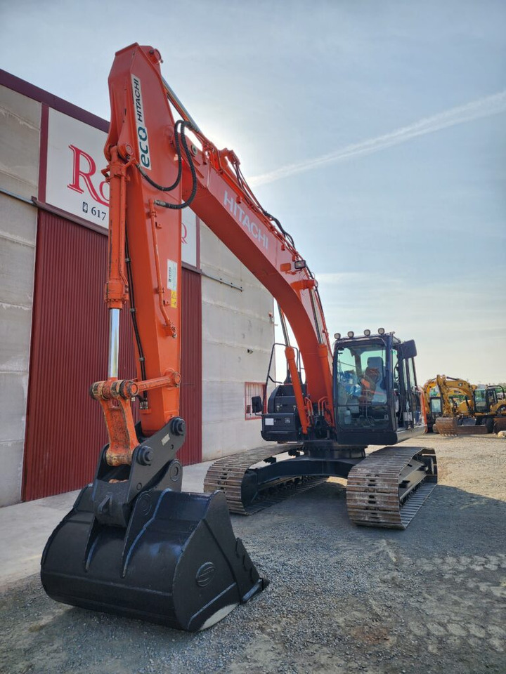HITACHI ZX210LC-6 - Máy xúc bánh xích: hình 2 HITACHI ZX210LC-6 - Máy xúc bánh xích: hình 2
