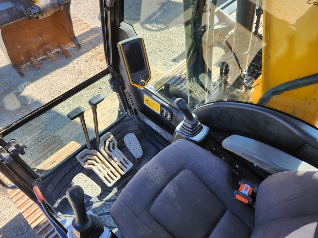 Máy xúc bánh xích JCB JS131LC: hình 9