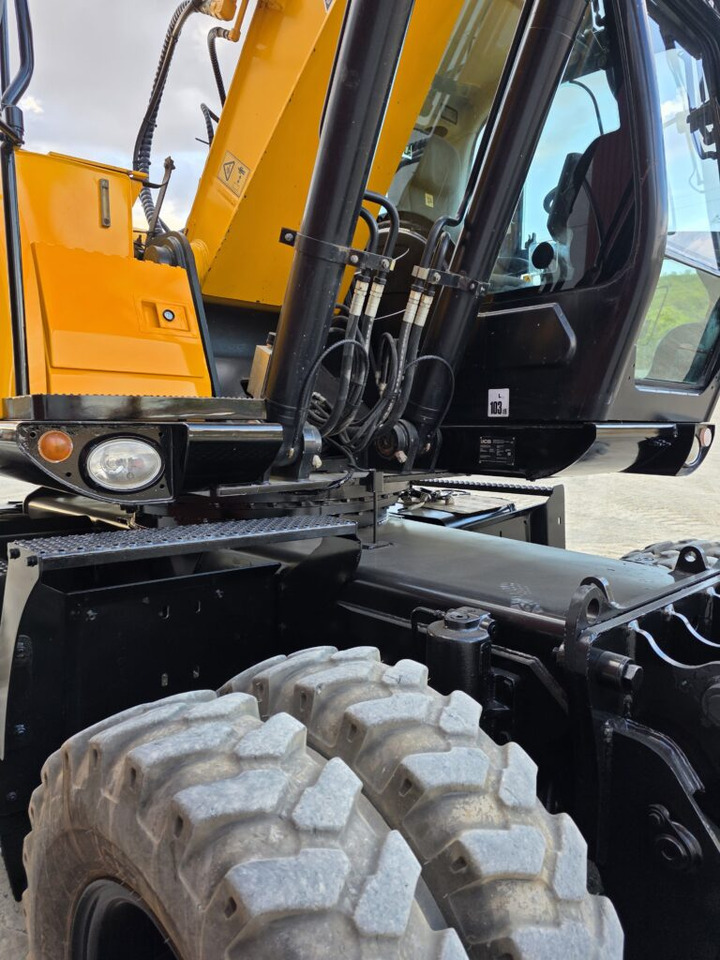 JCB JS200WT4 - Máy xúc bánh lốp: hình 5 JCB JS200WT4 - Máy xúc bánh lốp: hình 5