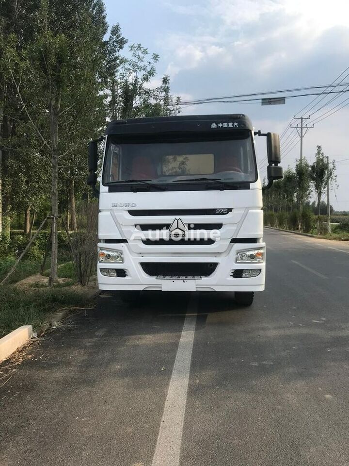 Sinotruk HOWO TRACTOR - Xe đầu kéo: hình 1 Sinotruk HOWO TRACTOR - Xe đầu kéo: hình 1