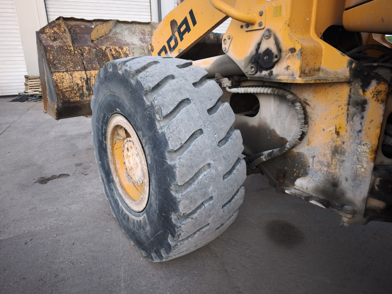 HYUNDAI 757-7 - Máy xúc lật bánh lốp: hình 5 HYUNDAI 757-7 - Máy xúc lật bánh lốp: hình 5
