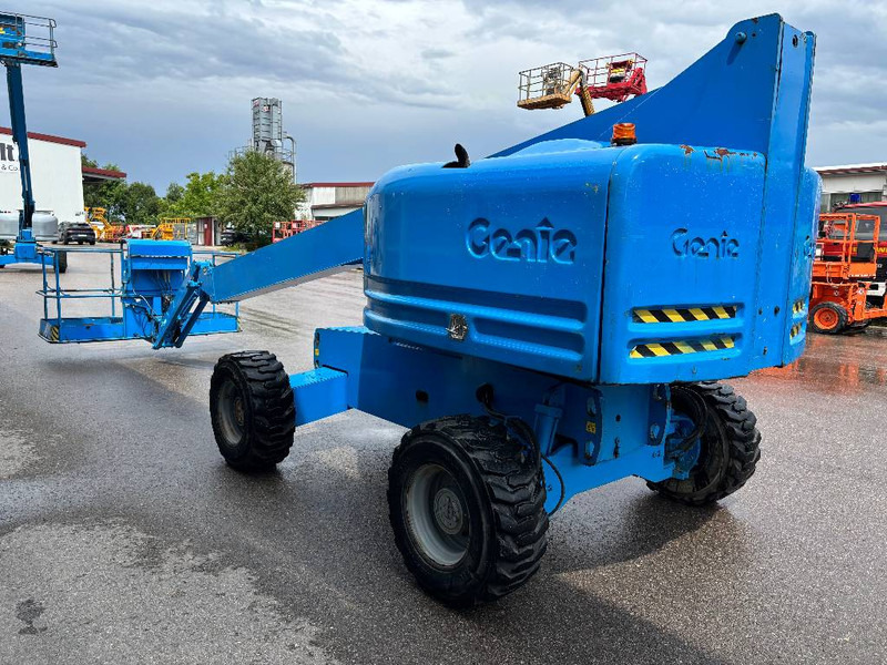 Genie S45 - 15,7m Diesel 4x4 Teleskop-Arbeitsbühne - Xe nâng người nhiều khớp nối: hình 4 Genie S45 - 15,7m Diesel 4x4 Teleskop-Arbeitsbühne - Xe nâng người nhiều khớp nối: hình 4