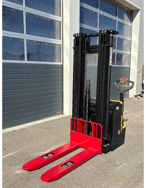 Hyster S1.5UT Hochhubwagen 4500mm - Máy xếp chồng: hình 5 Hyster S1.5UT Hochhubwagen 4500mm - Máy xếp chồng: hình 5