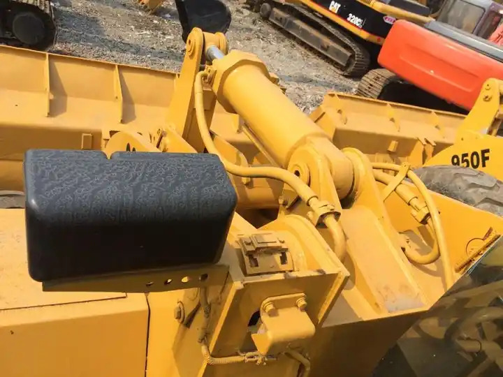 5 ton mini Used Original State loader CAT 966H Used Small wheel loader - Máy xúc lật bánh lốp: hình 4 5 ton mini Used Original State loader CAT 966H Used Small wheel loader - Máy xúc lật bánh lốp: hình 4