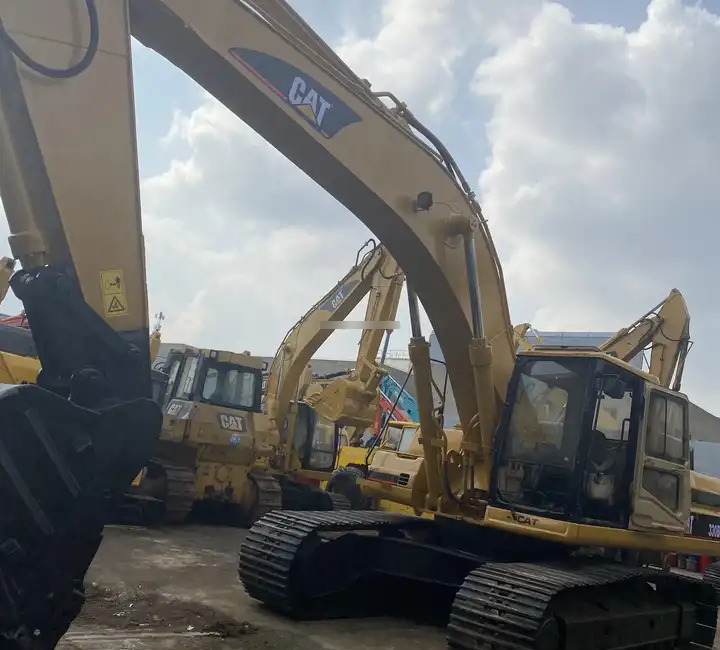 90% New Used Caterpillar crawler excavator CAT 330BL in good condition for sale with low price - Máy xúc bánh xích: hình 1 90% New Used Caterpillar crawler excavator CAT 330BL in good condition for sale with low price - Máy xúc bánh xích: hình 1