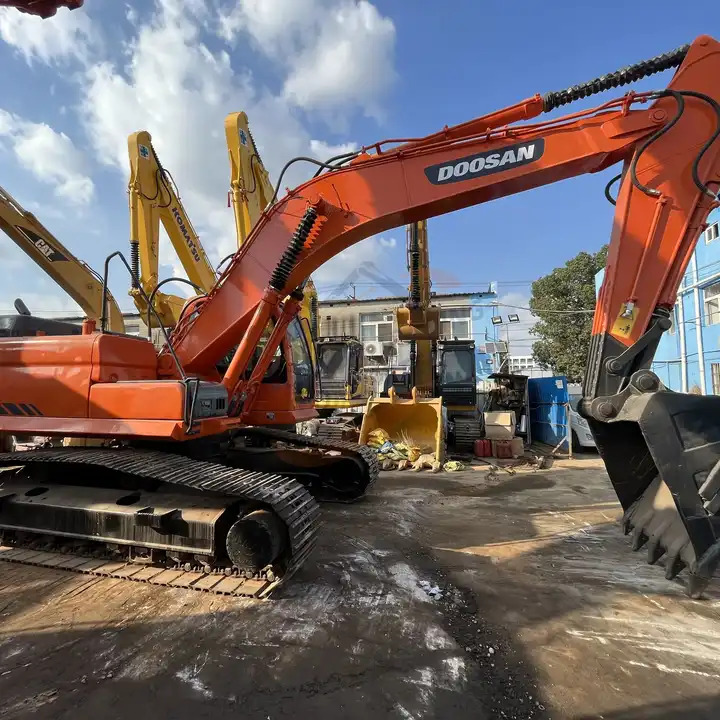 90% new and low hours used excavators Doosan DX300LC second hand excavators 30tons excavator new arrivedd in stock for sale - Máy xúc: hình 1 90% new and low hours used excavators Doosan DX300LC second hand excavators 30tons excavator new arrivedd in stock for sale - Máy xúc: hình 1