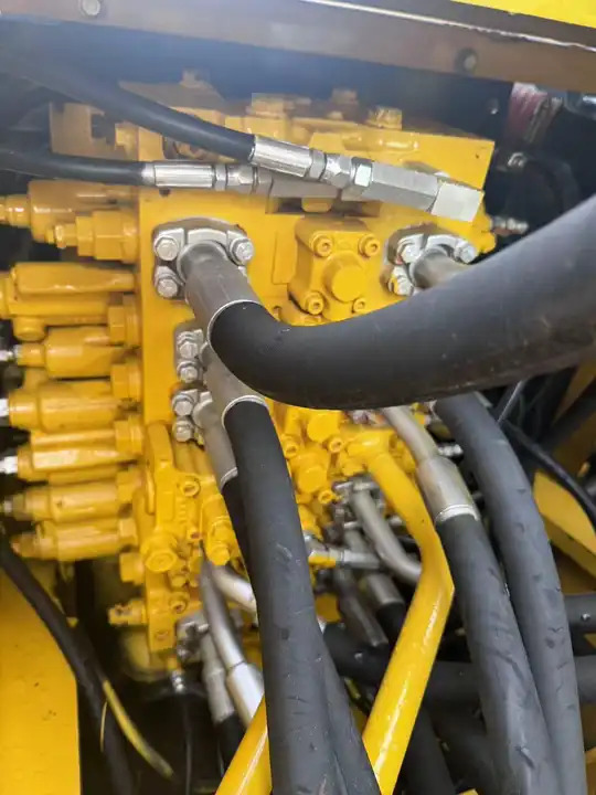 Cheap Used Japan Komatsu PC200-7 PC300 PC350-7 Excavator Used Komatsu 20 Ton Excavator Price PC200 - Máy xúc: hình 5 Cheap Used Japan Komatsu PC200-7 PC300 PC350-7 Excavator Used Komatsu 20 Ton Excavator Price PC200 - Máy xúc: hình 5