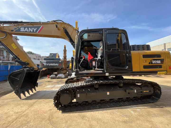 China brands good quality second-hand Sany SY215C excavator hydraulic crawler 21ton used sany 215 excavator - Máy xúc bánh xích: hình 3 China brands good quality second-hand Sany SY215C excavator hydraulic crawler 21ton used sany 215 excavator - Máy xúc bánh xích: hình 3