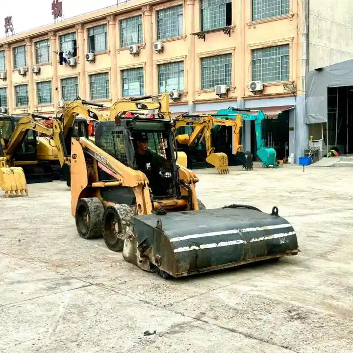 Construction Mini Equipment Case 420 Skid Steer Loader for Sale - Máy xúc lật đa năng: hình 1 Construction Mini Equipment Case 420 Skid Steer Loader for Sale - Máy xúc lật đa năng: hình 1