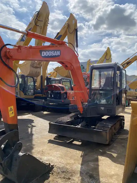 Doosan DH55-V Used Excavator Crawler Excavator Second Hand Japan Engine DH55-V Doosan Excavator in stock for sale - Máy xúc mini: hình 4 Doosan DH55-V Used Excavator Crawler Excavator Second Hand Japan Engine DH55-V Doosan Excavator in stock for sale - Máy xúc mini: hình 4