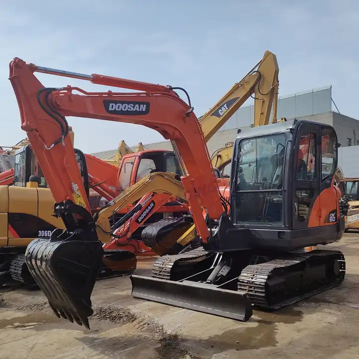 Dx60 Used Crawler Excavator Used Excavator For Sale High Quality ExcavatorDOOSAN DH 55DH55 H-frame - Máy xúc: hình 1 Dx60 Used Crawler Excavator Used Excavator For Sale High Quality ExcavatorDOOSAN DH 55DH55 H-frame - Máy xúc: hình 1