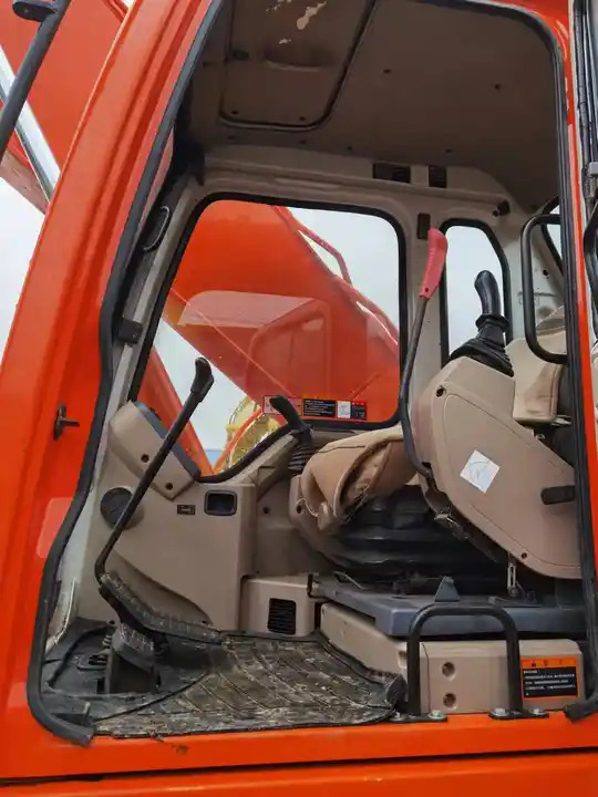 Excellent ConditionUsed Excavator Doosan Dh220 ,Nice Performance 22ton Used Excavator Dh220-7 At Low Price For Sale - Máy xúc bánh xích: hình 3 Excellent ConditionUsed Excavator Doosan Dh220 ,Nice Performance 22ton Used Excavator Dh220-7 At Low Price For Sale - Máy xúc bánh xích: hình 3