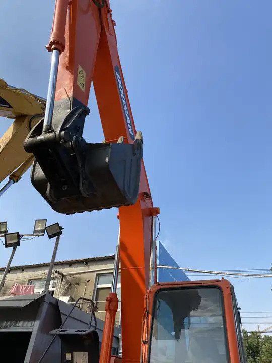 Good Price Tracked Excavator Doosan Dx225 Dx150 Korea Construction Machinery In Shanghai - Máy xúc bánh xích: hình 5 Good Price Tracked Excavator Doosan Dx225 Dx150 Korea Construction Machinery In Shanghai - Máy xúc bánh xích: hình 5