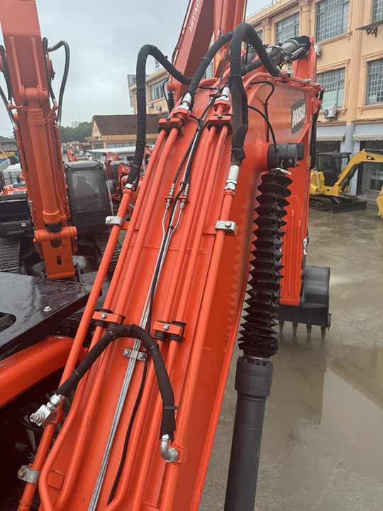 Good Quality Original 23ton Doosan DX225LCA Used Large Excavators for Sale at Low Price Secondhand Doosan225LCA Heavy Digger - Máy xúc bánh xích: hình 5 Good Quality Original 23ton Doosan DX225LCA Used Large Excavators for Sale at Low Price Secondhand Doosan225LCA Heavy Digger - Máy xúc bánh xích: hình 5