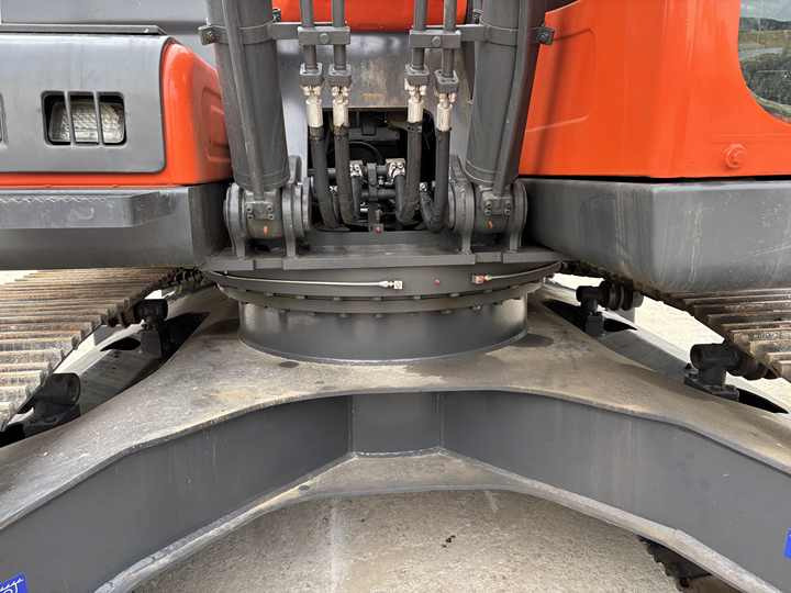 Good Quality Original 23ton Doosan DX225LCA Used Large Excavators for Sale at Low Price Secondhand Doosan225LCA Heavy Digger - Máy xúc bánh xích: hình 2 Good Quality Original 23ton Doosan DX225LCA Used Large Excavators for Sale at Low Price Secondhand Doosan225LCA Heavy Digger - Máy xúc bánh xích: hình 2