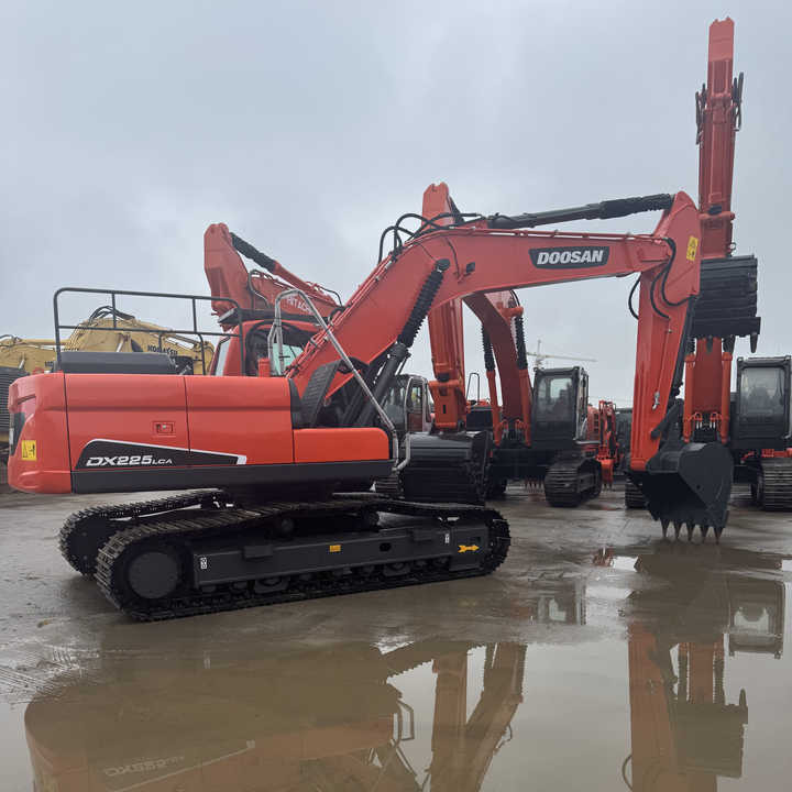Good Quality Original 23ton Doosan DX225LCA Used Large Excavators for Sale at Low Price Secondhand Doosan225LCA Heavy Digger - Máy xúc bánh xích: hình 1 Good Quality Original 23ton Doosan DX225LCA Used Large Excavators for Sale at Low Price Secondhand Doosan225LCA Heavy Digger - Máy xúc bánh xích: hình 1