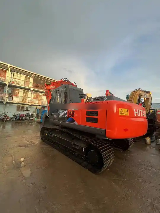 Good condition used hydraulic crawler excavator 20 ton second hand Hitachi ZX200-3G ZX200-3GExcavator - Máy xúc bánh xích: hình 3 Good condition used hydraulic crawler excavator 20 ton second hand Hitachi ZX200-3G ZX200-3GExcavator - Máy xúc bánh xích: hình 3