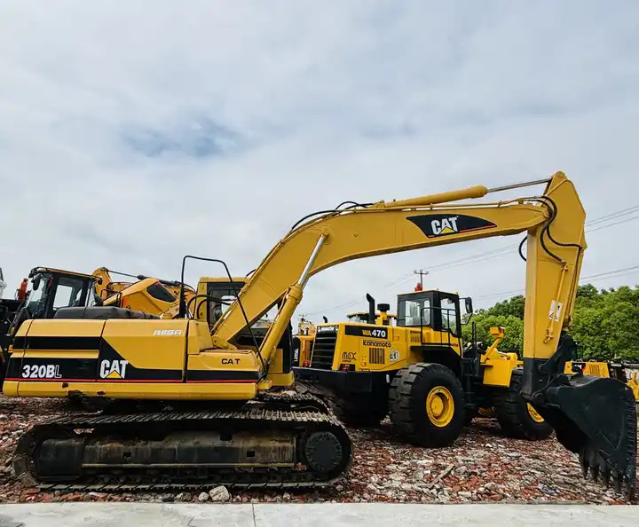 High Quality Used Excavator Cat 320bl In Good Condition On Sale in Shanghai - Máy xúc bánh xích: hình 2 High Quality Used Excavator Cat 320bl In Good Condition On Sale in Shanghai - Máy xúc bánh xích: hình 2