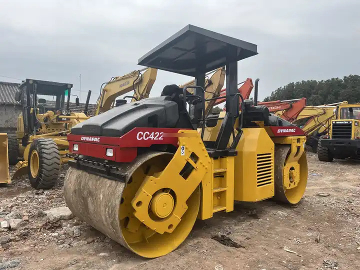 High Quality Used Industrial Compactor Machine Dynapac Cc 422 Hydraulic Vibrating Road Roller For Sale With High Quality - Máy lăn đường: hình 4 High Quality Used Industrial Compactor Machine Dynapac Cc 422 Hydraulic Vibrating Road Roller For Sale With High Quality - Máy lăn đường: hình 4