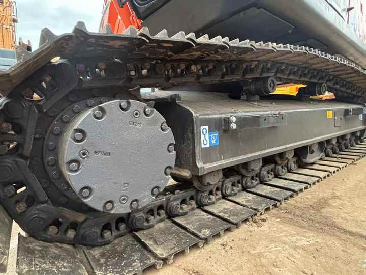 Hot sale Used Hitachi ZX200-3 digger 20ton Excavator second hand excavator - Máy xúc bánh xích: hình 3 Hot sale Used Hitachi ZX200-3 digger 20ton Excavator second hand excavator - Máy xúc bánh xích: hình 3