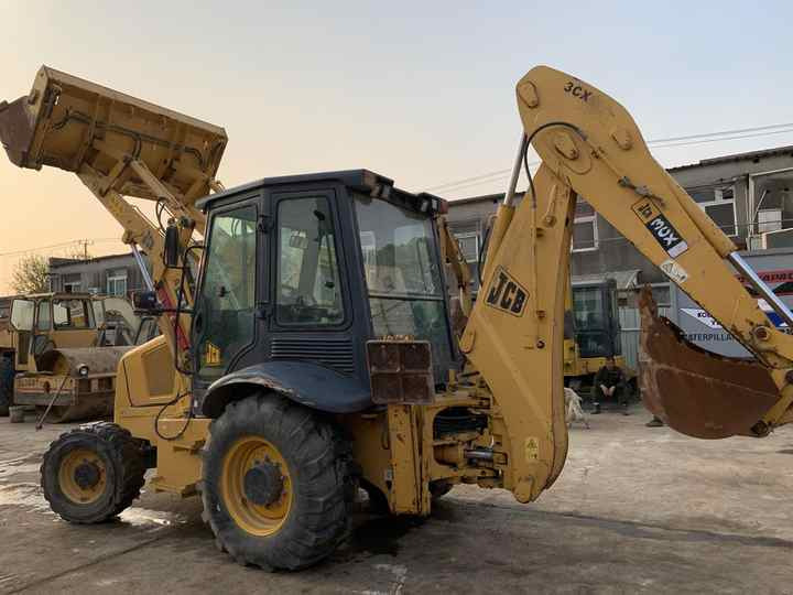 JCB 3cX backhoe loader manufactured in 2022 with telescopic boom JCB3CX JCB4CX JCB 3DX - Máy xúc trước múc sau: hình 5 JCB 3cX backhoe loader manufactured in 2022 with telescopic boom JCB3CX JCB4CX JCB 3DX - Máy xúc trước múc sau: hình 5
