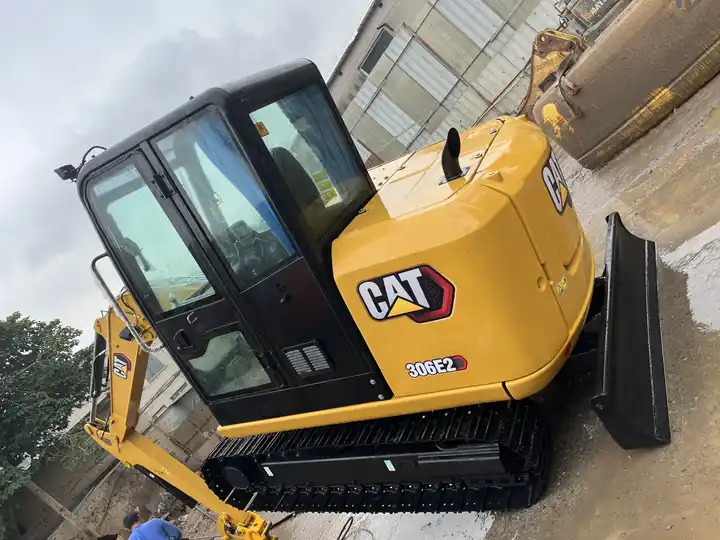 Japan CAT 306E 306E2 306D 305.5 307 308 excavator 95% new retro CAT 305.5 5.5tons with mini excavator bucket - Máy xúc bánh xích: hình 5 Japan CAT 306E 306E2 306D 305.5 307 308 excavator 95% new retro CAT 305.5 5.5tons with mini excavator bucket - Máy xúc bánh xích: hình 5